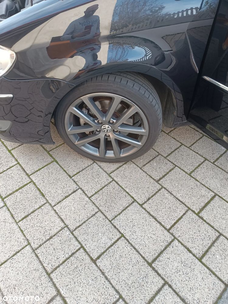 Volkswagen Touran 2.0 TDI Highline - 18