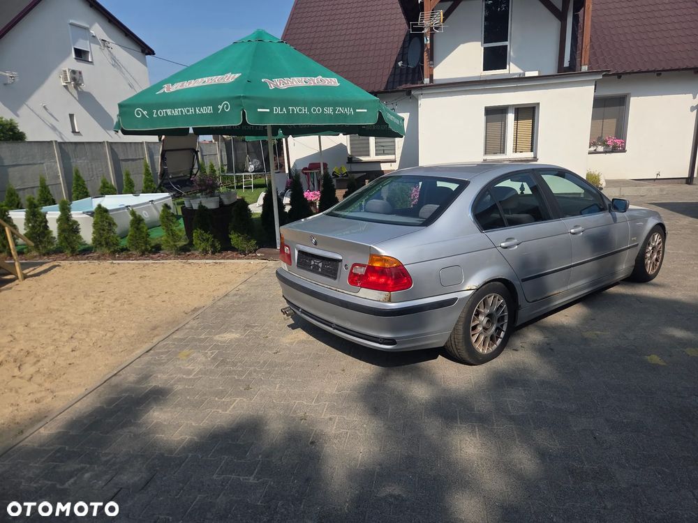 BMW Seria 3 325i Edition Sport - 8