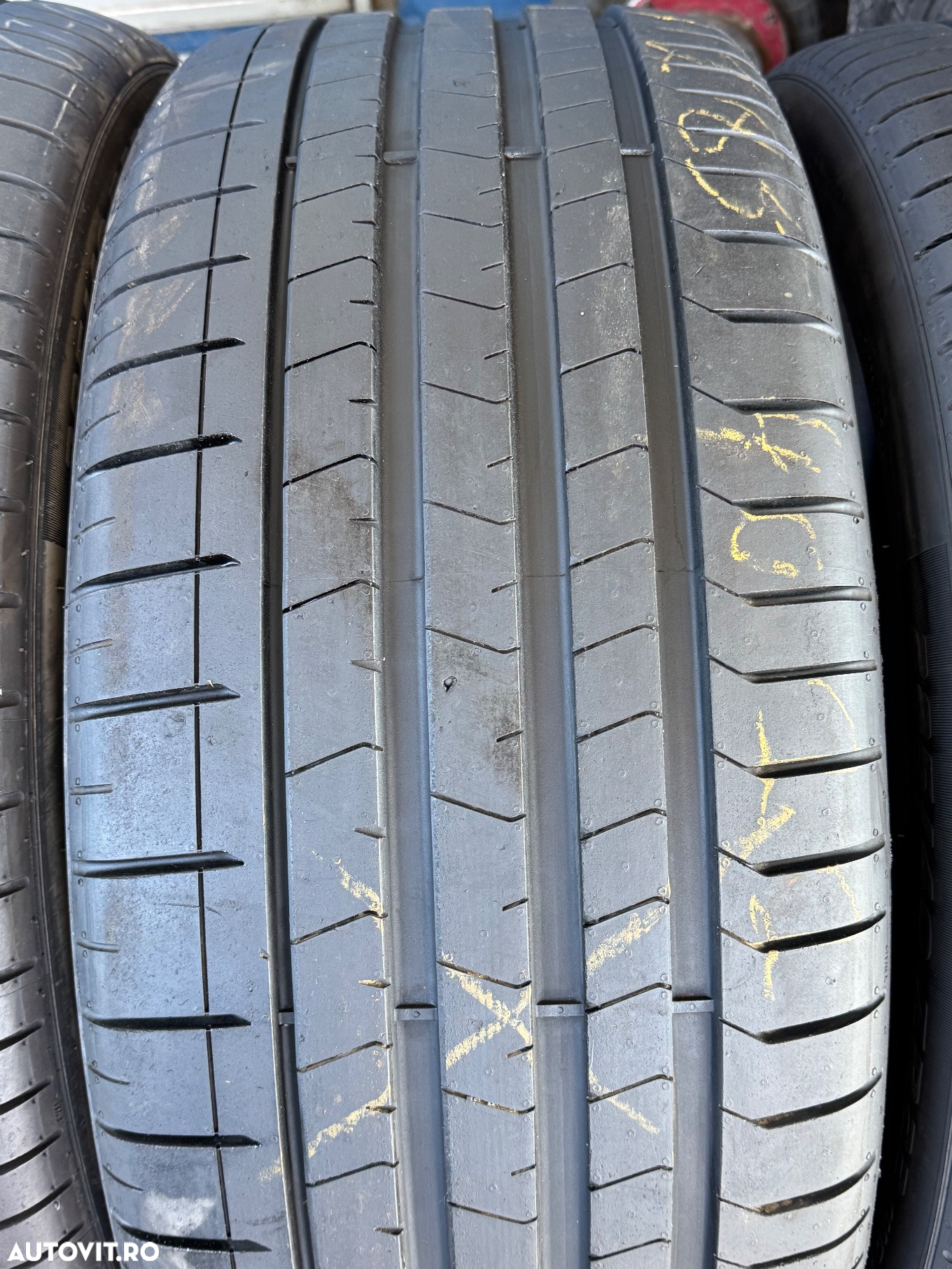 Vând 4 anvelope 285/40/22 Pirelli de vară ca noi - 4