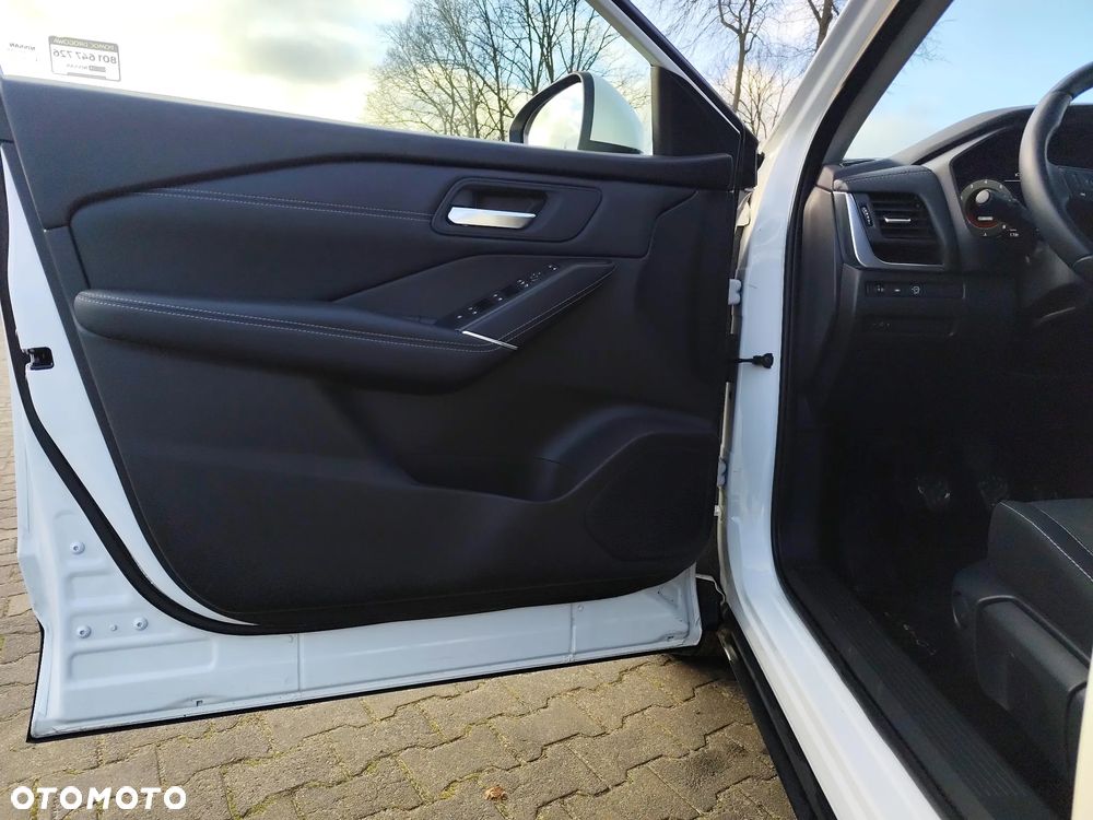 Nissan Qashqai 1.3 DIG-T N-CONNECTA - 11