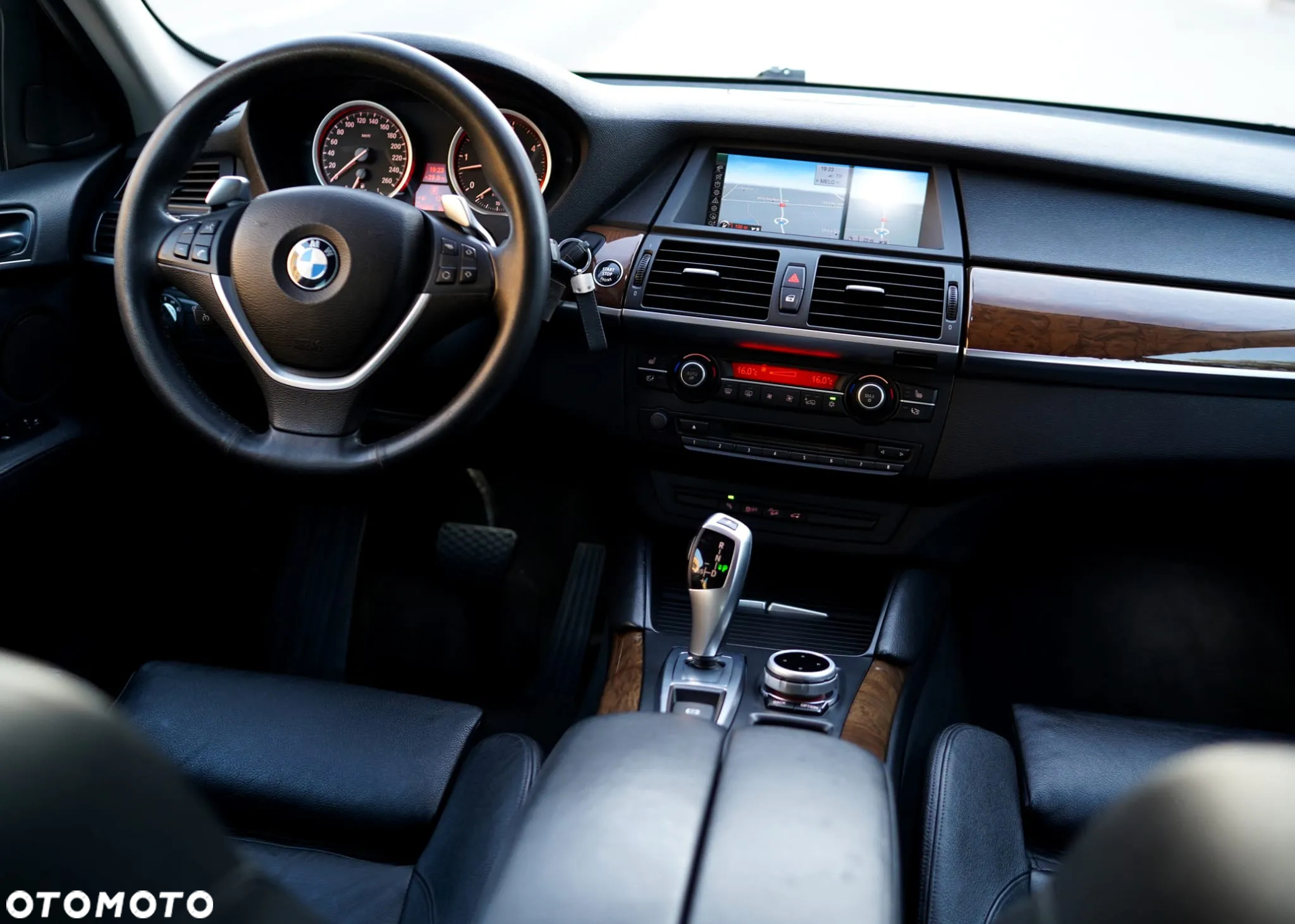BMW X6 xDrive40d - 12