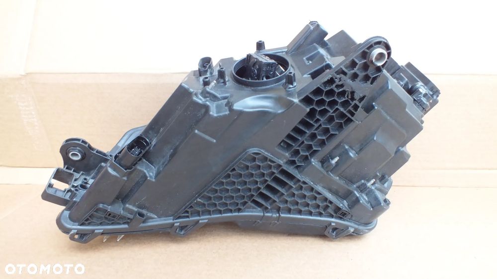 Lampa przednia prawa Fulled Skoda Superb III 3V1941016D - 8