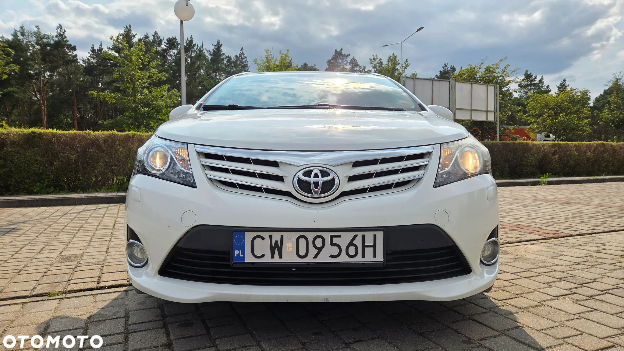 Toyota Avensis 2.0 D-4D Premium - 4