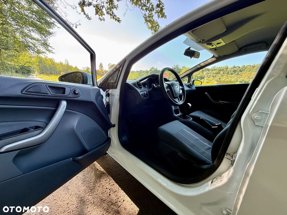 Ford Fiesta 1.25 Ambiente - 13