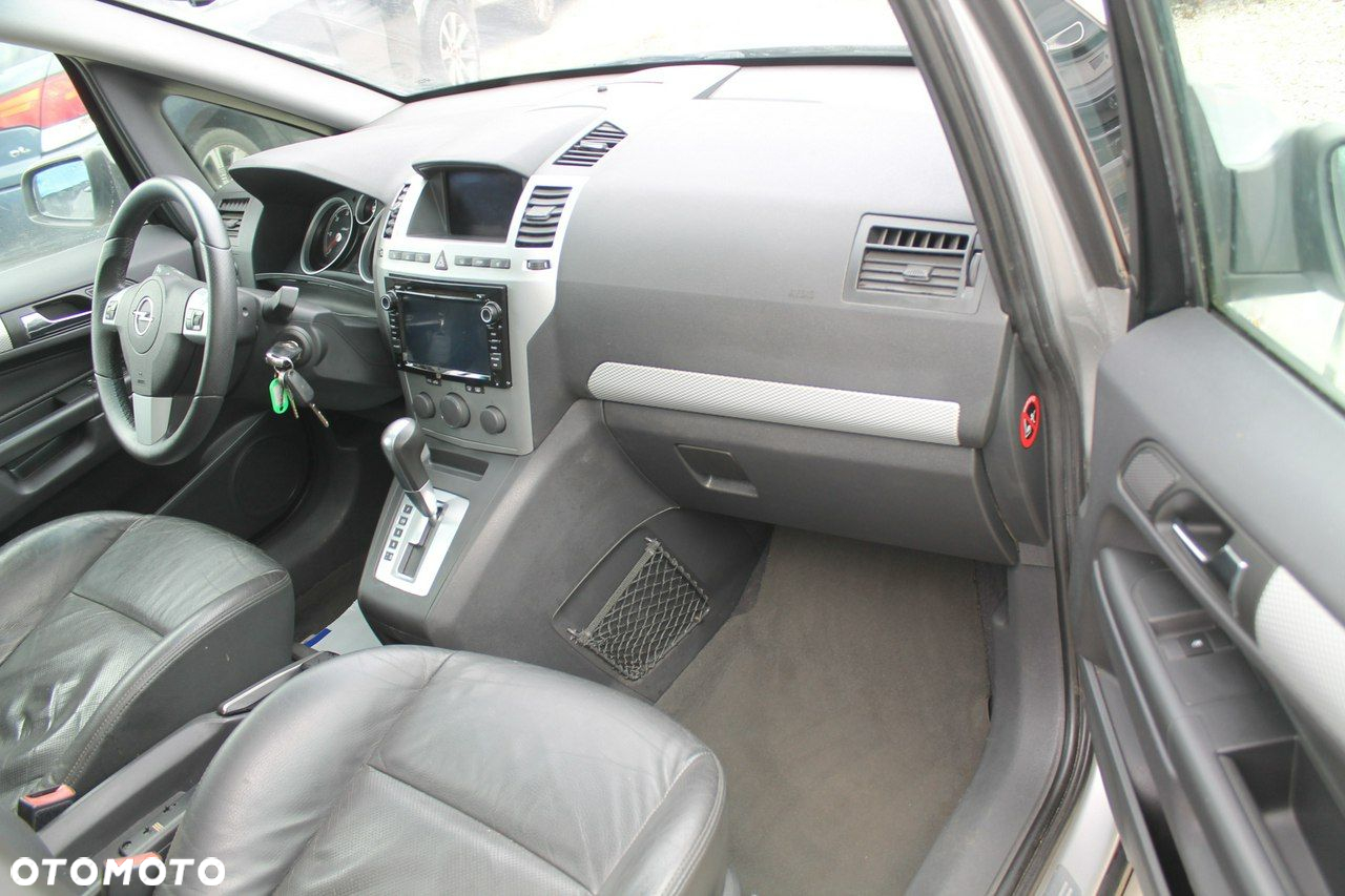 Opel Zafira - 9