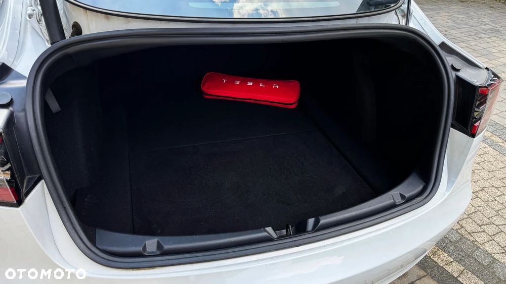 Tesla Model 3 Standard Reichweite Plus Hinterradantrieb - 29