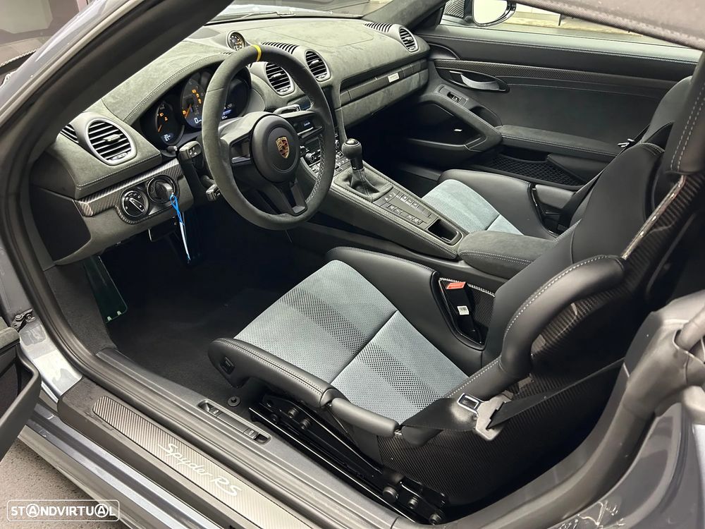 Porsche 718 Spyder - 15