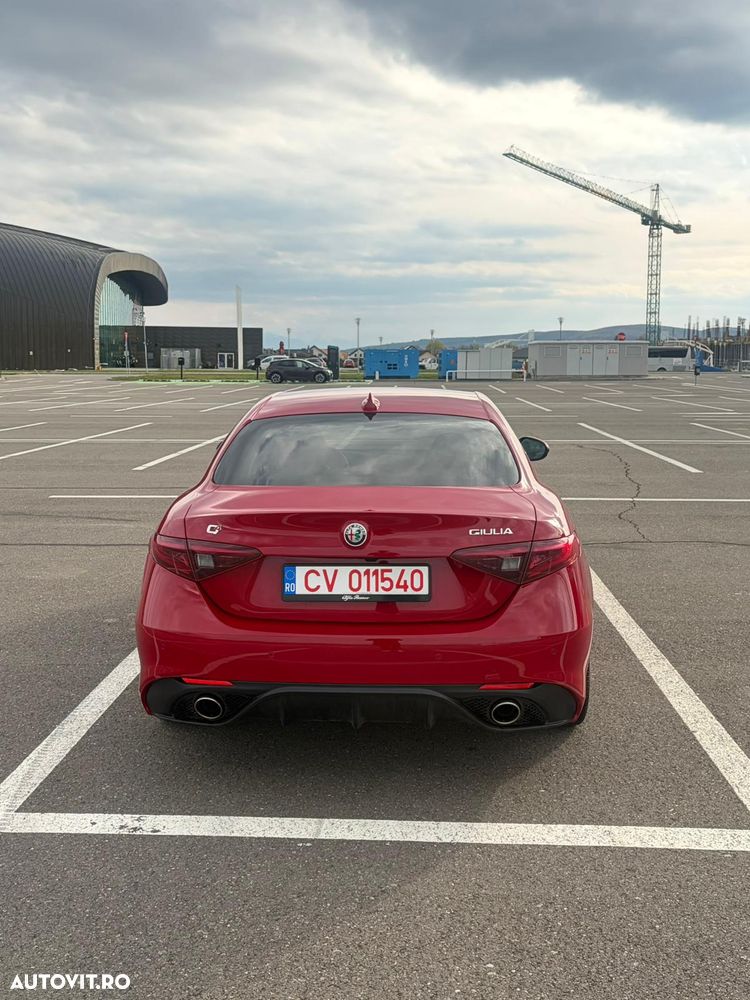 Alfa Romeo Giulia 2.0 Turbo AWD AT8 Veloce - 3