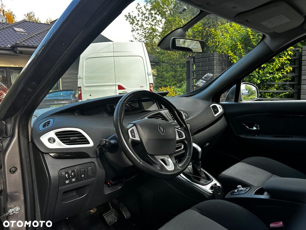 Renault Scenic 1.5dCi TomTom Edition EDC - 14