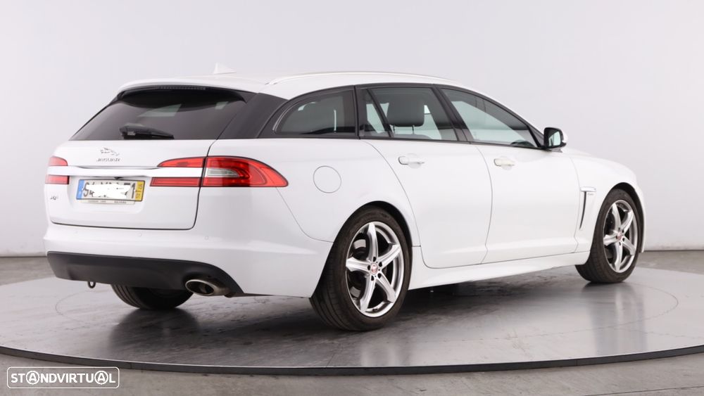 Jaguar XF Sportbrake 2.2 D R-Sport - 19