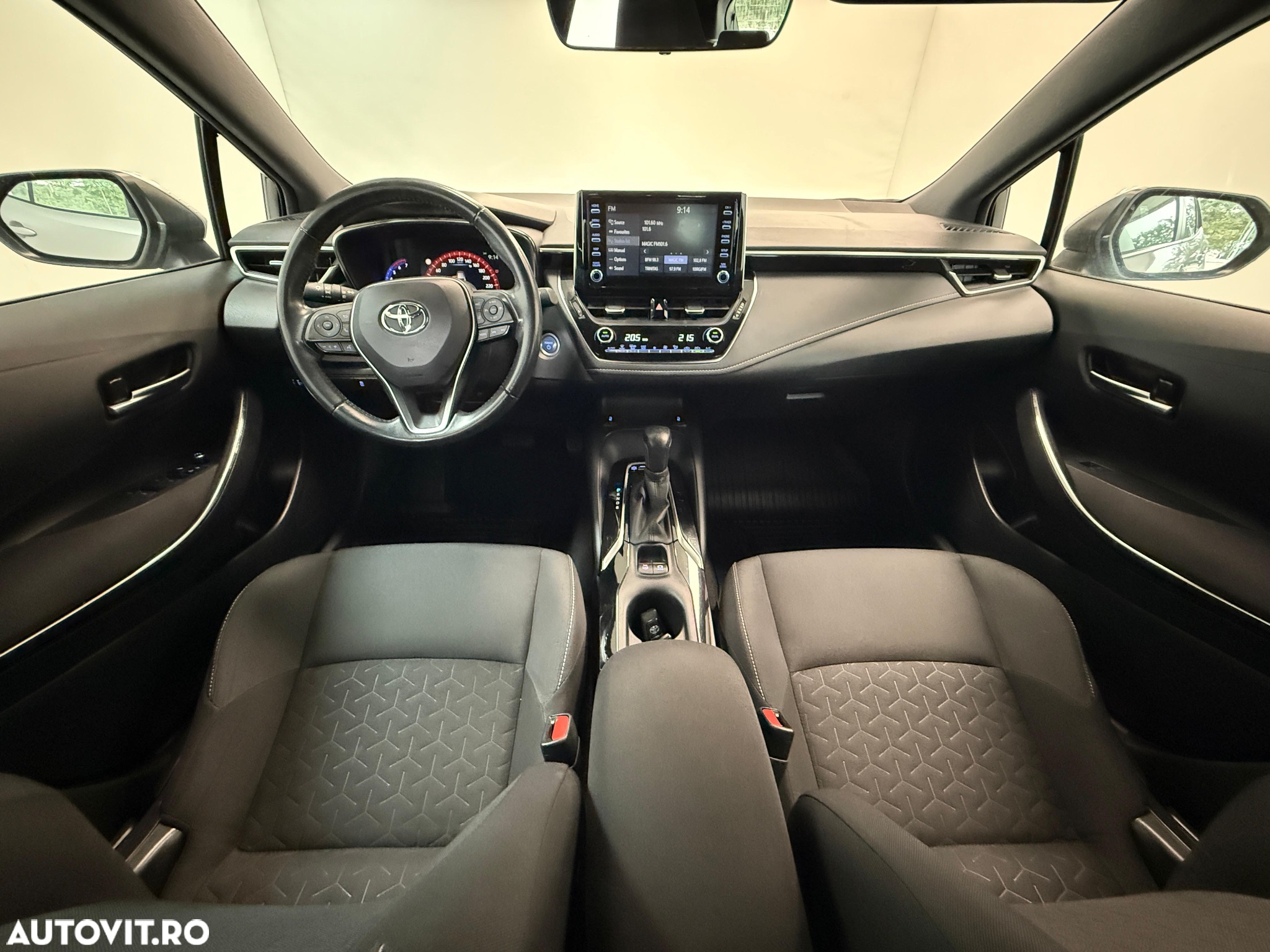 Toyota Corolla 1.8 HSD Dynamic - 10