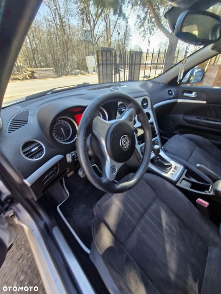 Alfa Romeo 159 1.9JTS Impression - 11