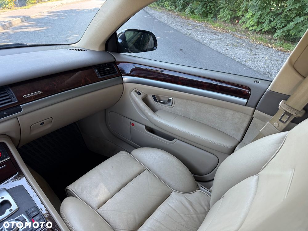 Audi A8 4.2 Quattro - 12