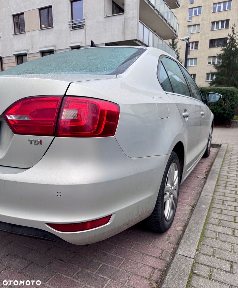 Volkswagen Jetta 1.6 TDI Highline Optimum - 4