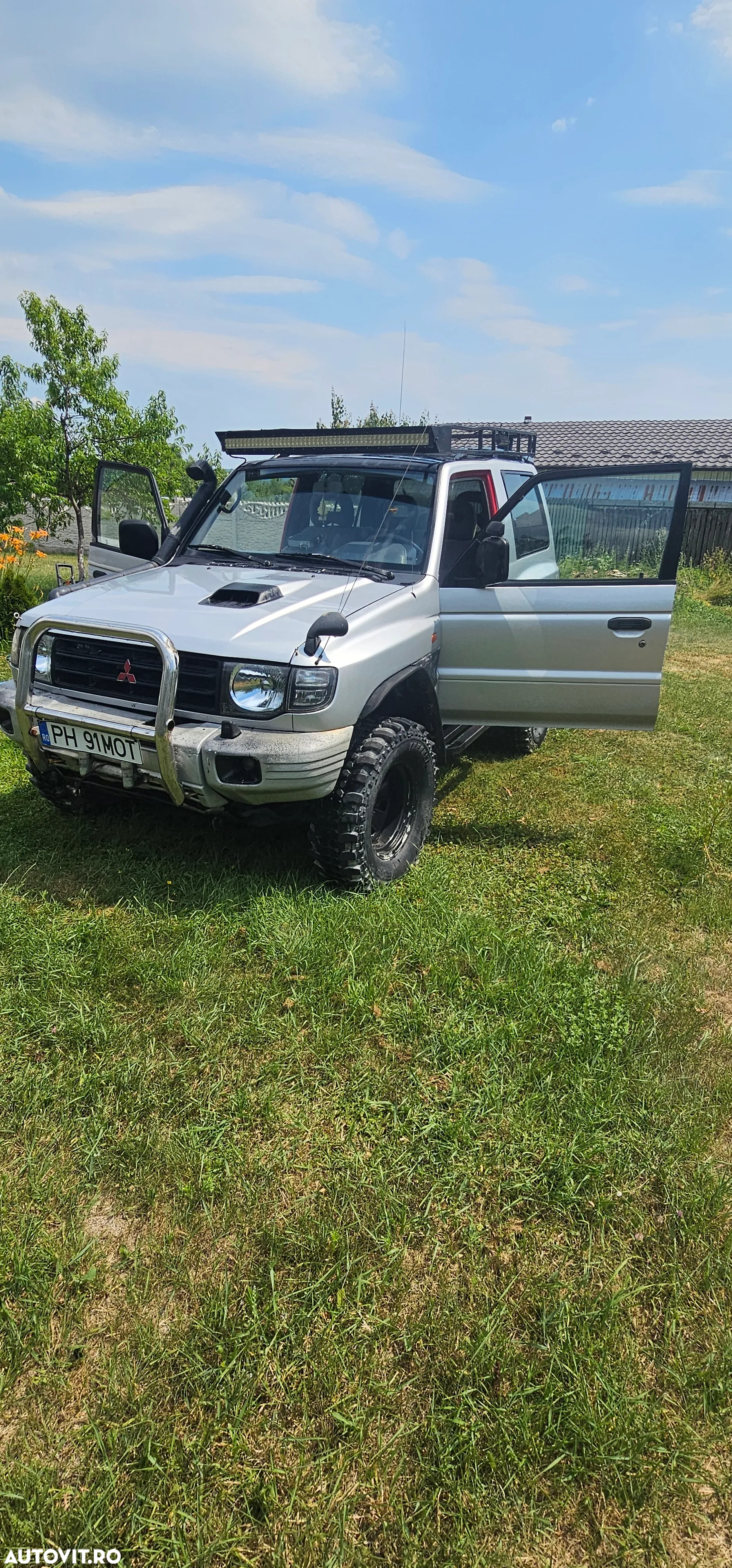 Mitsubishi Pajero - 11