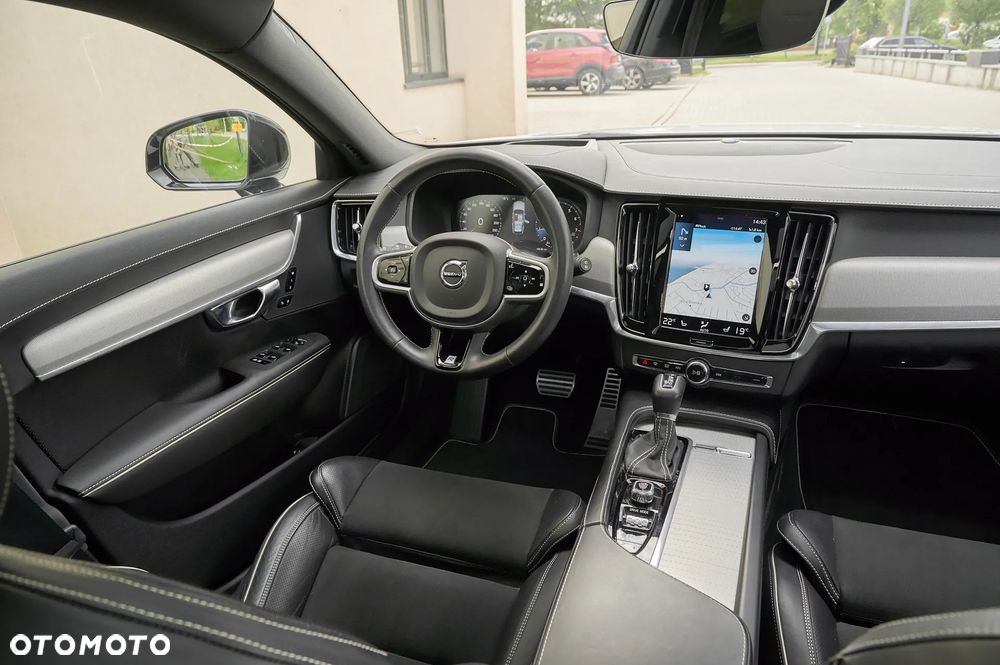 Volvo V90 T5 R-Design - 6
