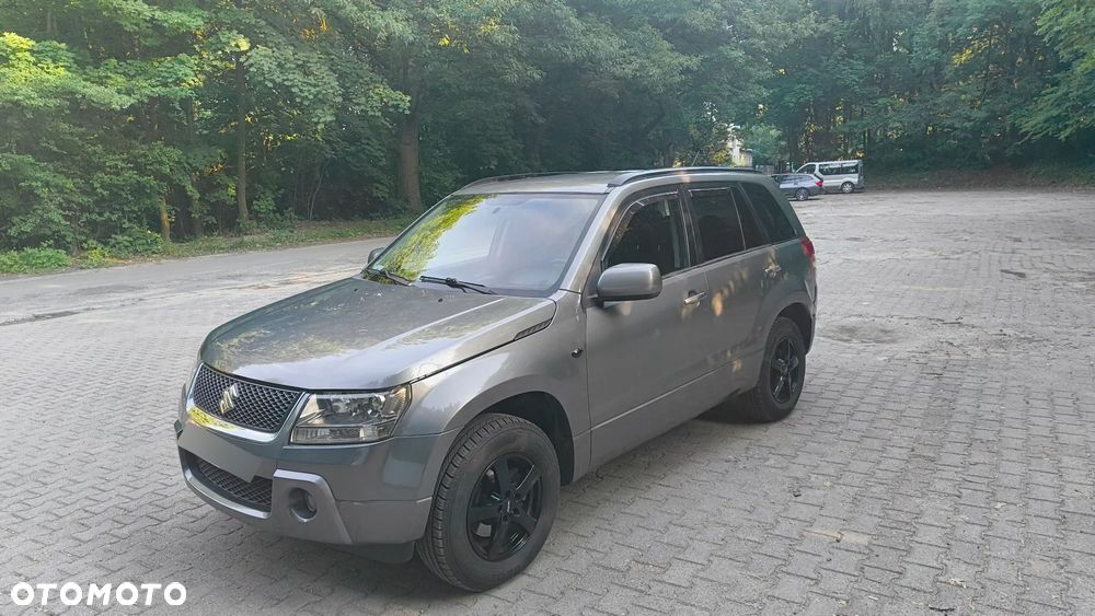 Suzuki Grand Vitara 2.0 - 1