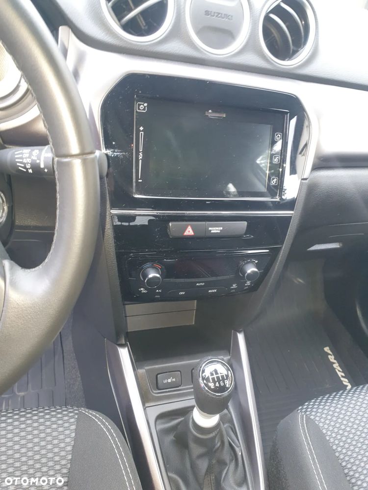 Suzuki Vitara 1.4 Boosterjet SHVS Premium 4WD - 19