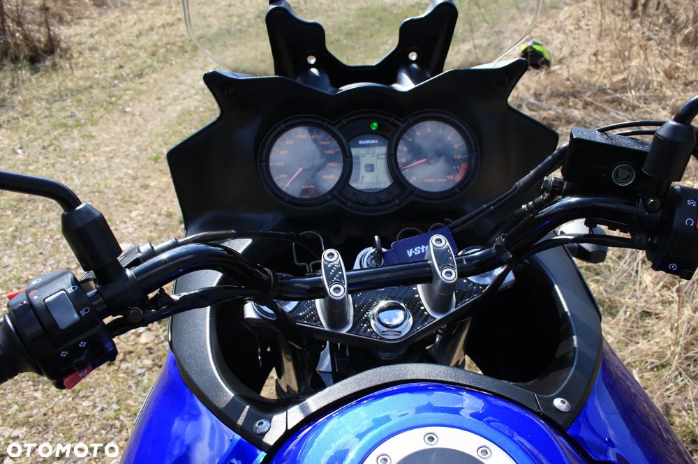 Suzuki V-STROM - 24