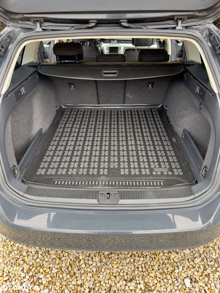 Volkswagen Passat - 26