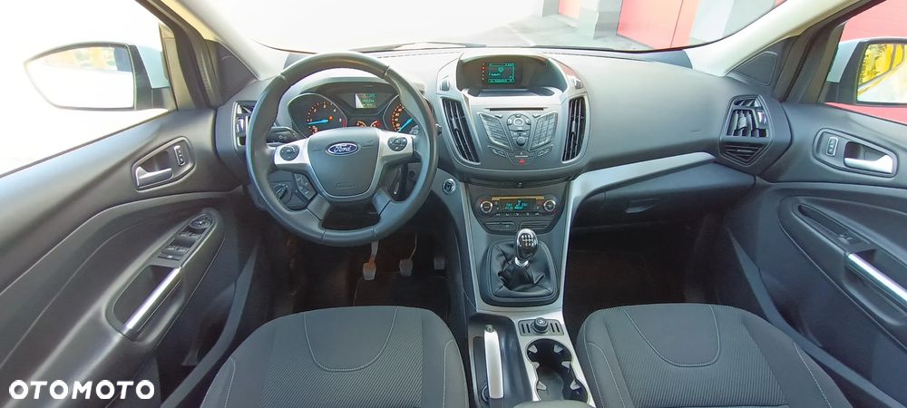 Ford Kuga 2.0 TDCi 2x4 Titanium - 25