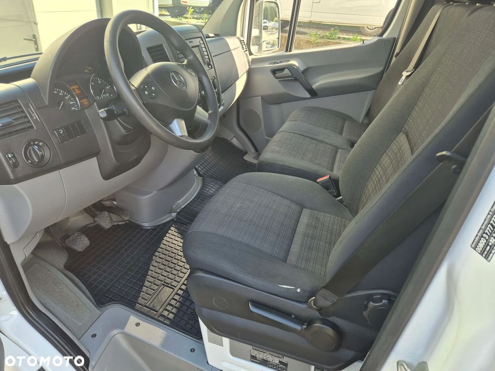 Mercedes-Benz Sprinter - 9