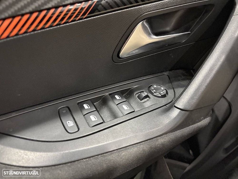 Peugeot 2008 1.2 PureTech Active - 19
