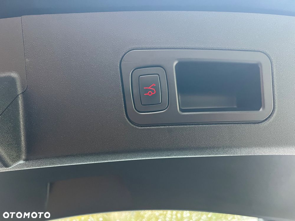 Tesla Model S - 15