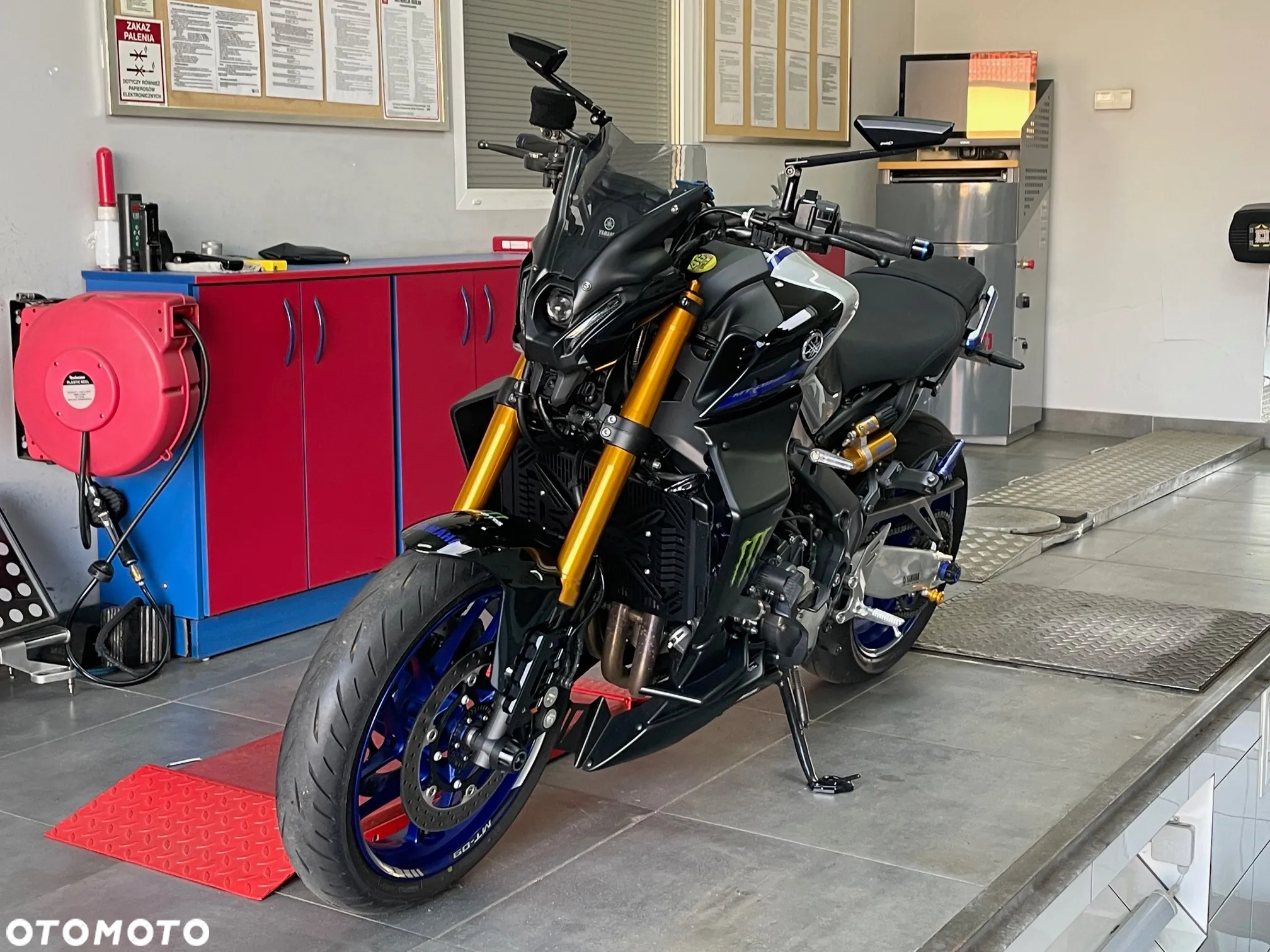 Yamaha MT - 9