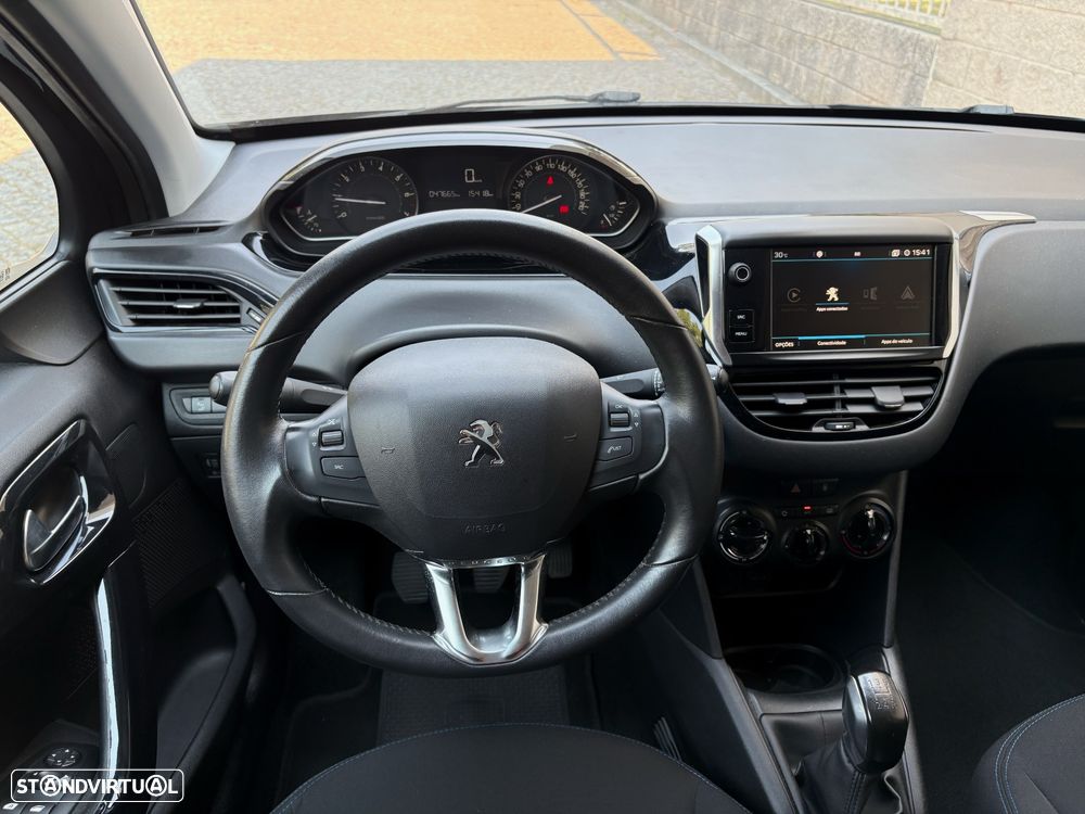 Peugeot 208 1.2 PureTech Signature - 21