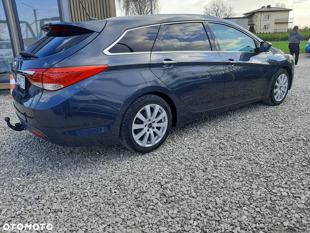Hyundai i40 Kombi blue 1.6 Family - 3