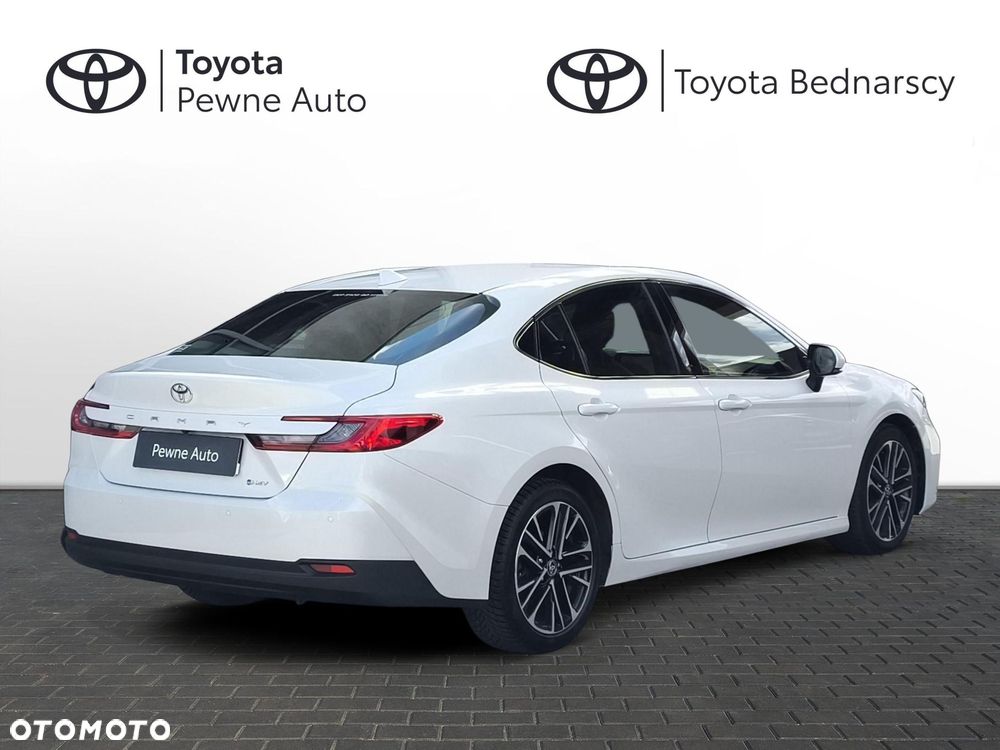 Toyota Camry - 5