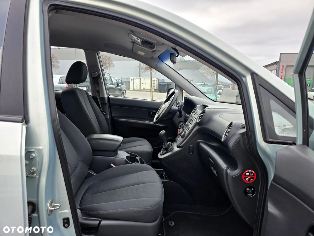 Kia Carens 2.0 CVVT LX Basis - 14