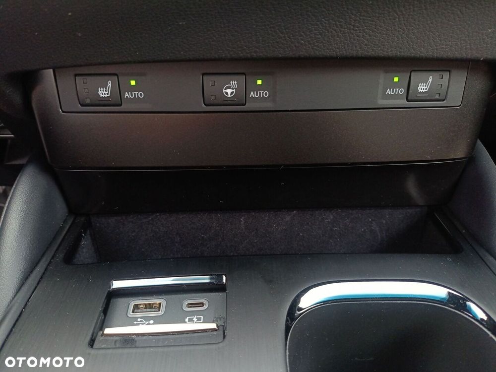 Lexus ES 300h Business Edition - 28