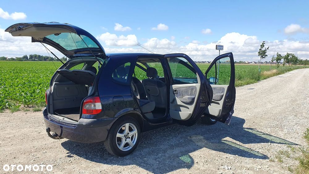 Renault Scenic - 11