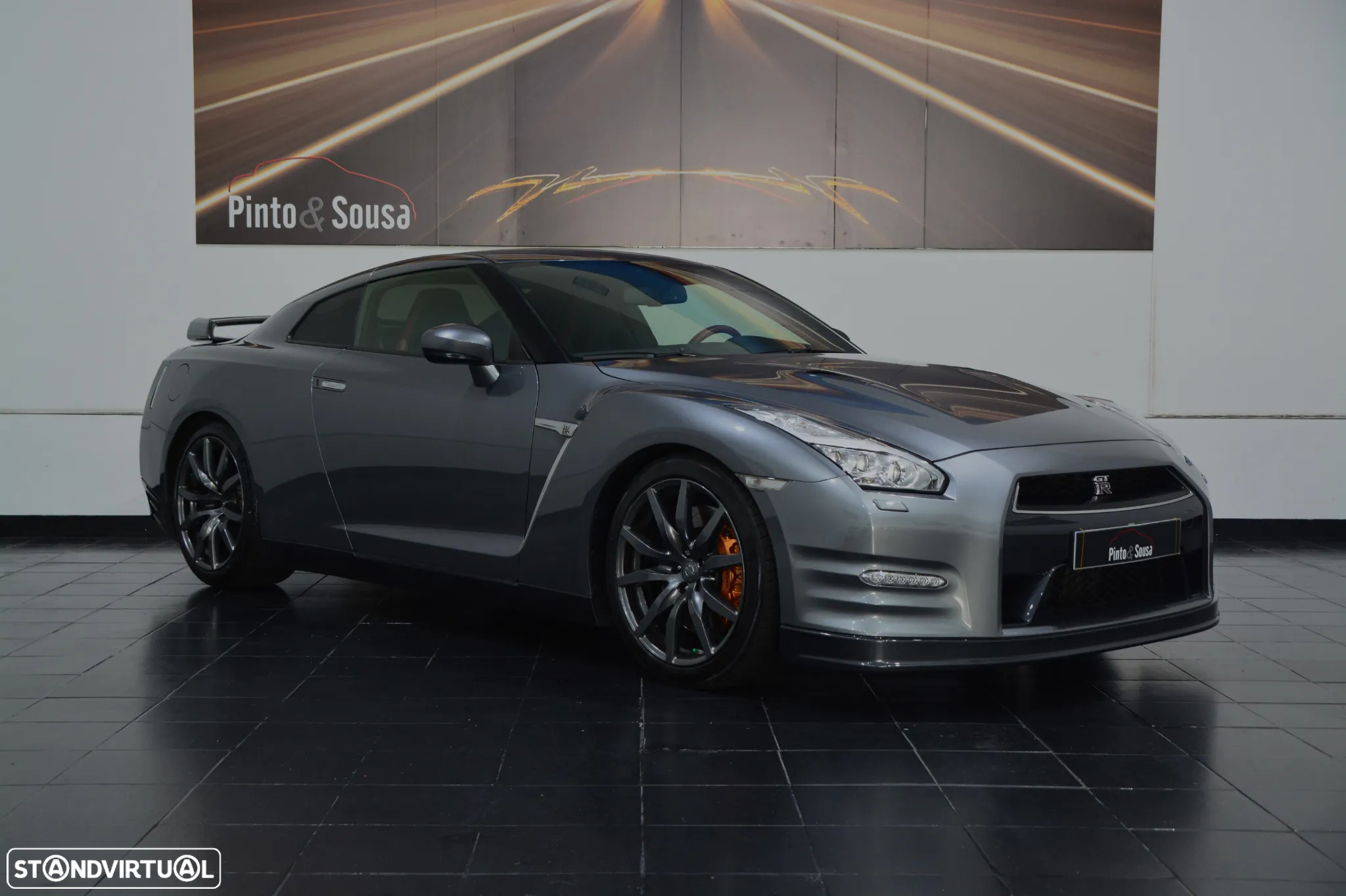 Nissan GT-R 3.8 V6 Black Edition - 3