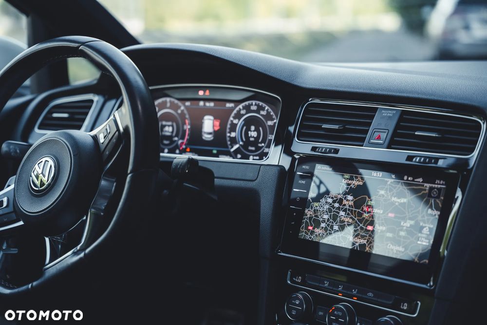 Volkswagen Golf - 12
