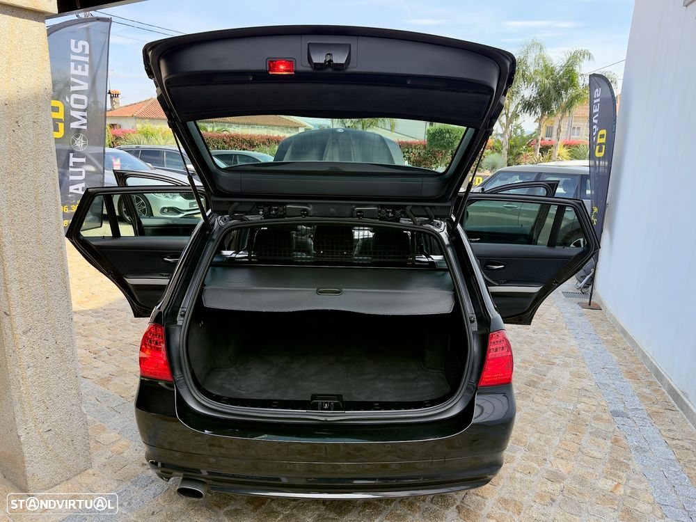 BMW 320 d Navigation Sport - 34