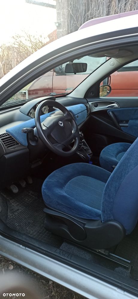 Lancia Ypsilon 1.2 8v - 9