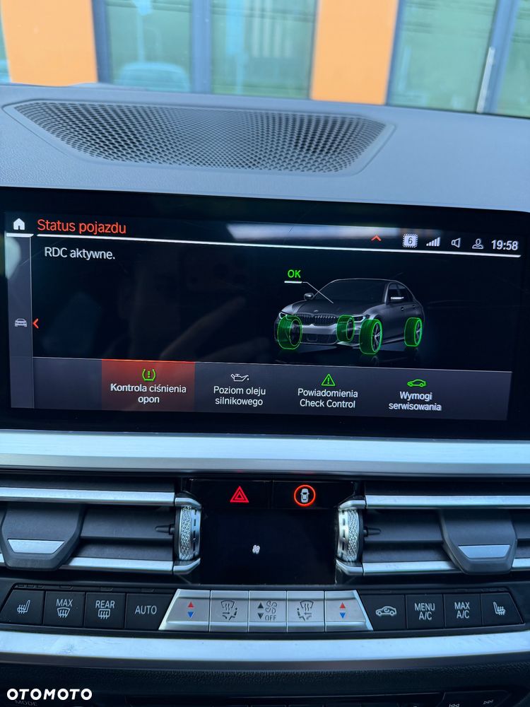BMW Seria 3 330i xDrive M Sport - 21