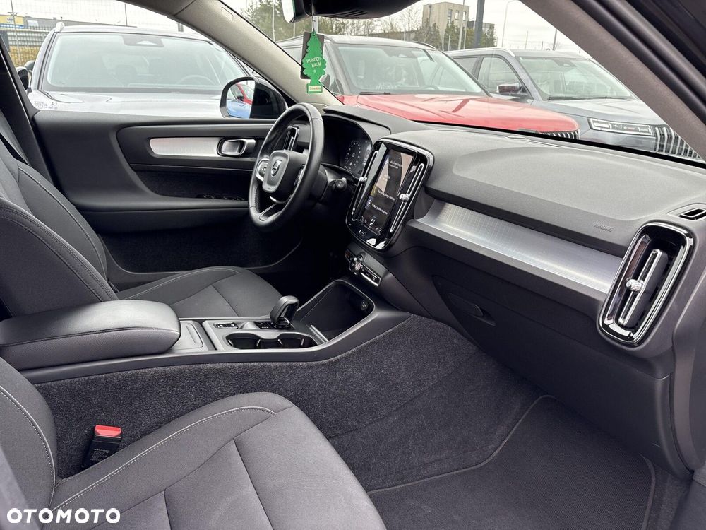 Volvo XC 40 T3 Momentum Pro - 9