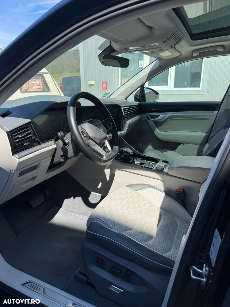 Volkswagen Touareg - 11