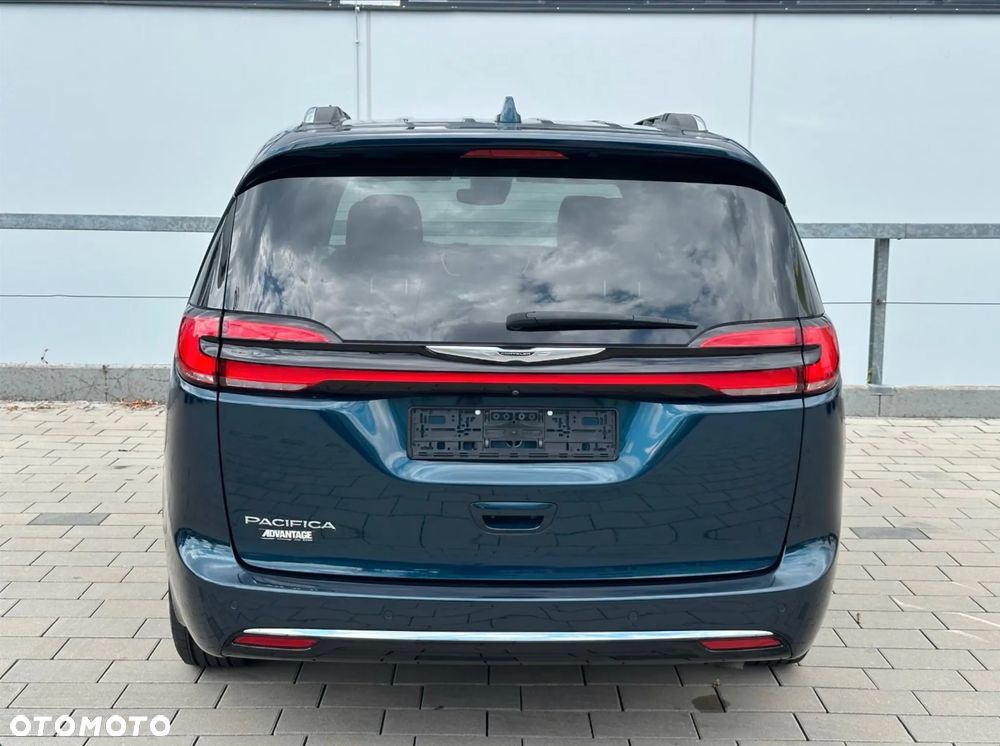 Chrysler Pacifica - 17