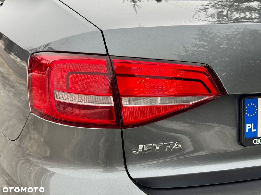 Volkswagen Jetta 2.0 Base - 16