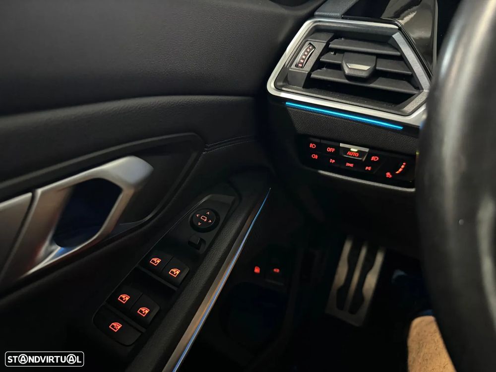 BMW 330 e Touring Pack M Auto - 21