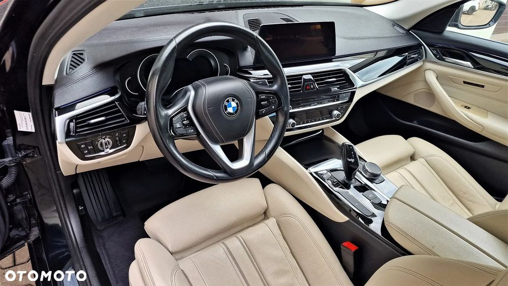 BMW Seria 5 520d xDrive Luxury Line - 9