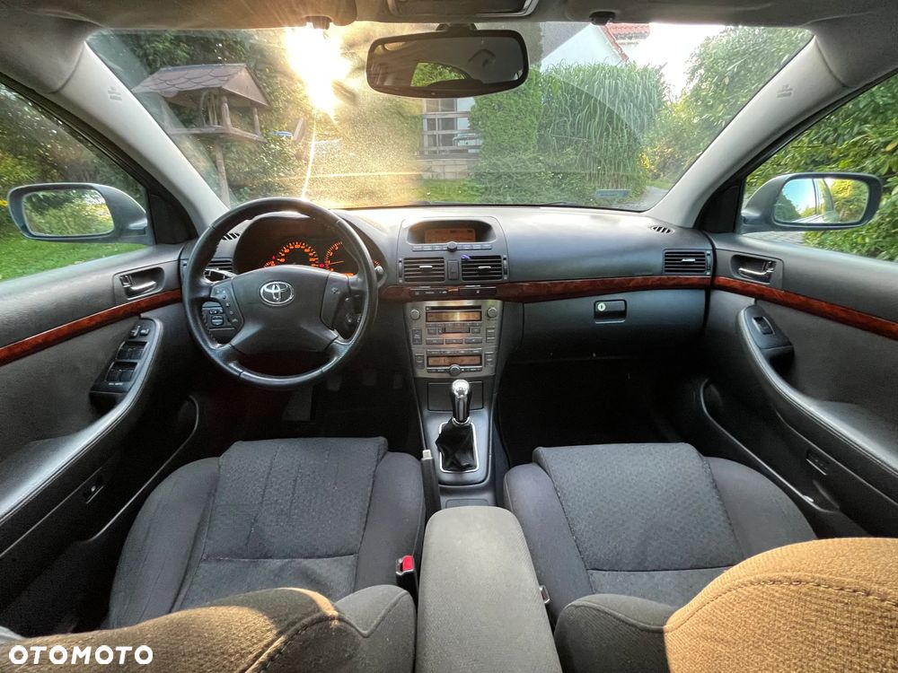Toyota Avensis 2.0 VVT-i Sol - 8