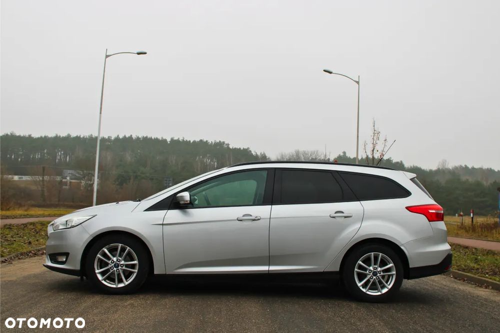 Ford Focus 1.6 TDCi DPF Ambiente - 7