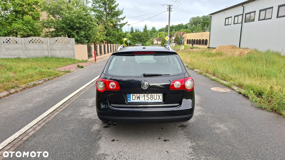 Volkswagen Passat 2.0 TDI Comfortline DSG - 4