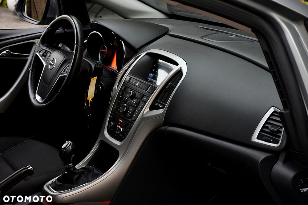 Opel Astra 1.6 Turbo Color Edition - 8
